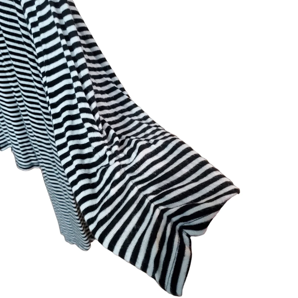 Torrid B&W rouched sleeve cardigan - Picture 8 of 14